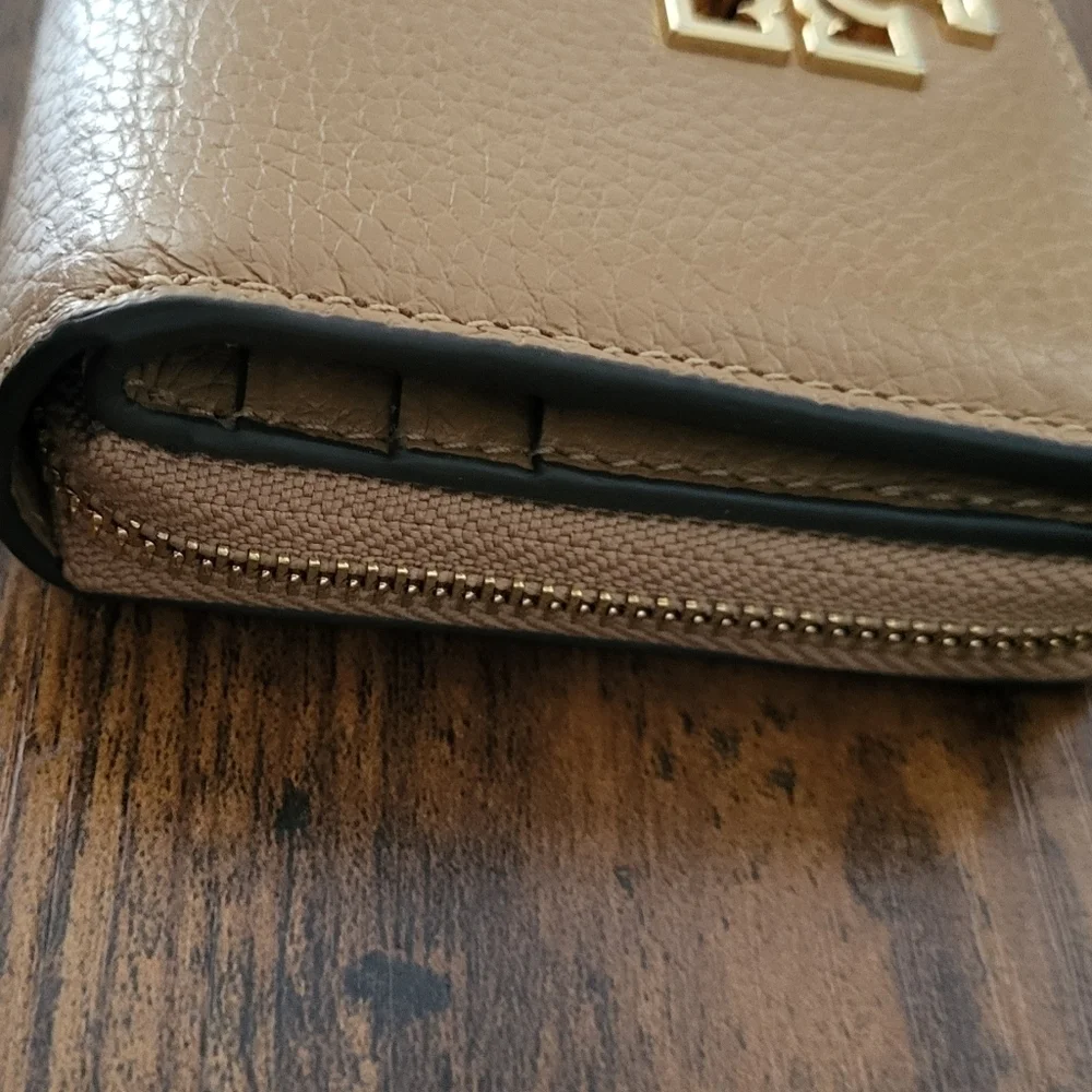 Tory Burch Bifold Britten Leather Wallet
